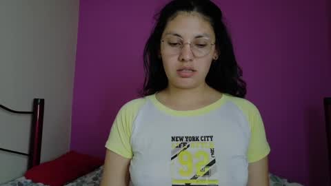 Snapshot of vainilla_cam chatting on May 2026 01:55:01 AM Vainilla online show from May 2026 01:55:01 AM