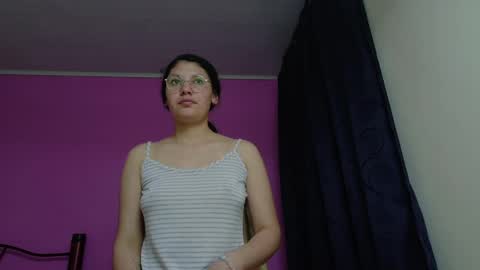 Snapshot of vainilla_cam chatting on June 2026 12:45:02 AM Vainilla online show from June 2026 12:45:02 AM