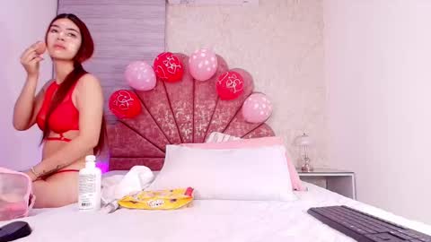 Snapshot of vaiolet_colls chatting on February 2026 11:58:02 AM Vaiolet colls online show from February 2026 11:58:02 AM