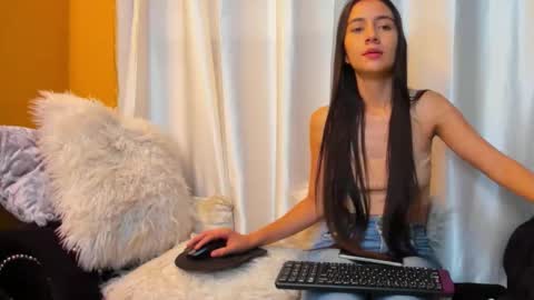 Snapshot of vaioletcooper chatting on April 2026 03:42:01 PM VaiolletCooper online show from April 2026 03:42:01 PM