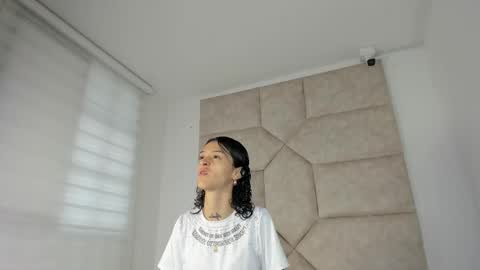 V A I O L E T T  S M I T H online show from September 2025 11:12:02 AM