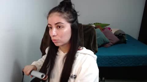 valentina online show from December 2025 03:13:02 AM