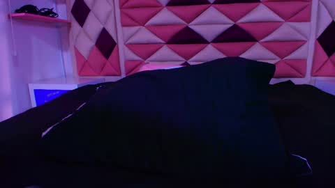 Valentina online show from September 2025 07:28:02 PM