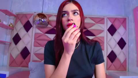 Valentina online show from November 2025 07:35:02 PM