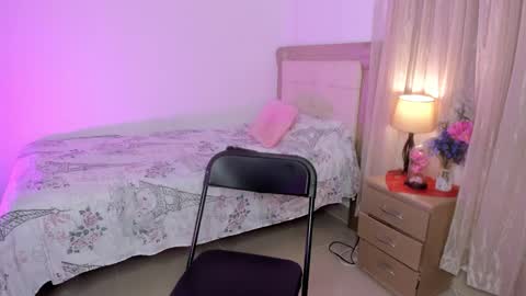 HI IM NEW online show from February 2025 02:21:01 PM