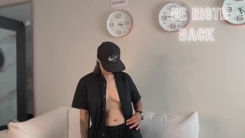 Liam smith online show from December 2025 12:25:02 PM