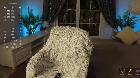 Valencia online show from November 2025 08:22:01 PM