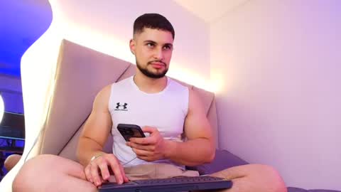 Snapshot of valenssio_moretti chatting on July 2026 01:27:01 AM valenssio_moretti online show from July 2026 01:27:01 AM