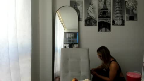 Valen online show from January 2025 07:00:02 PM