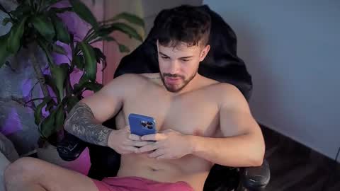 valenthinoking online show from September 2025 11:27:02 PM