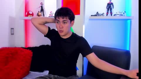 Snapshot of valentin_00 chatting on November 2025 08:19:02 PM Valentin online show from November 2025 08:19:02 PM