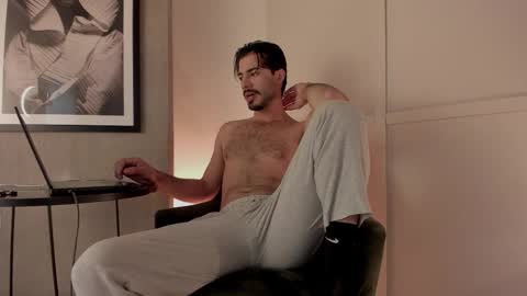 valentin_hoffman online show from November 2025 11:53:02 AM