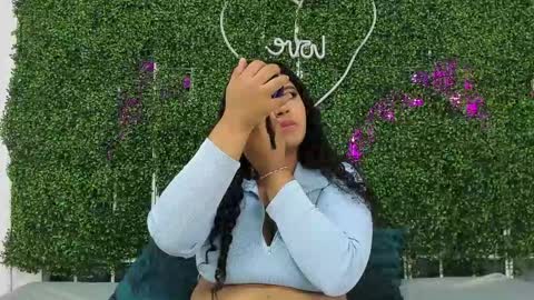 Valentina online show from November 2025 08:41:02 PM