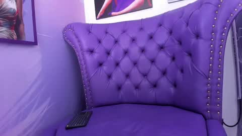 Snapshot of valentina__ortiz chatting on May 2026 04:02:01 PM VALENTINA online show from May 2026 04:02:01 PM