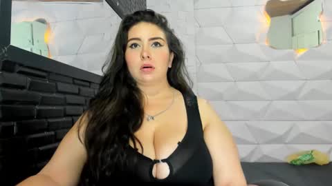 Snapshot of valentina_coba11 chatting on January 2025 12:38:01 AM Valentina online show from January 2025 12:38:01 AM