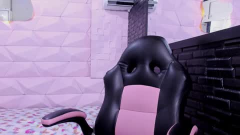 Snapshot of valentina_coba11 chatting on February 2025 02:18:01 AM Valentina online show from February 2025 02:18:01 AM