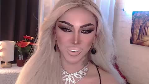 Amanda online show from October 2025 06:17:01 PM