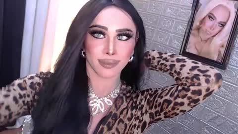 Amanda online show from November 2025 02:44:01 AM