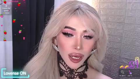 Amanda online show from November 2025 03:56:02 PM