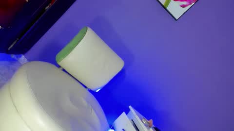 valentina_horny777 online show from December 2025 01:01:02 AM