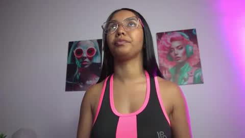 Snapshot of valentina_king18 chatting on October 2025 12:06:01 PM VALENTINA online show from October 2025 12:06:01 PM