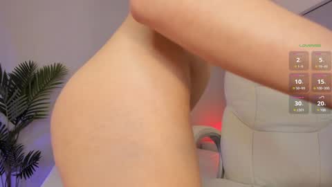 VALENTINA  online show from February 2025 01:00:01 AM