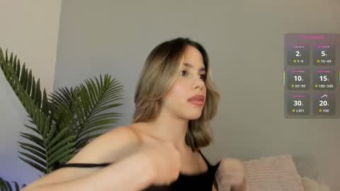 VALENTINA  online show from October 2025 11:48:02 PM