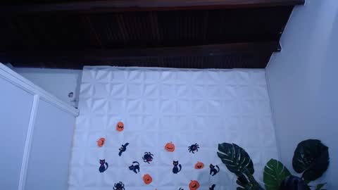 Valentina  online show from October 2025 09:44:02 PM