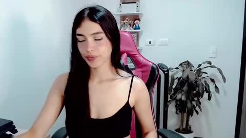 Snapshot of valentinasweet_ chatting on November 2025 12:10:02 AM Valentina online show from November 2025 12:10:02 AM