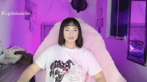 Danielle  Please help me to reach 300 thumbs up online show from May 2026 09:41:01 PM