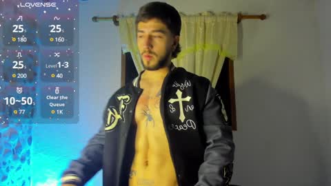 valentino online show from December 2024 04:15:02 AM