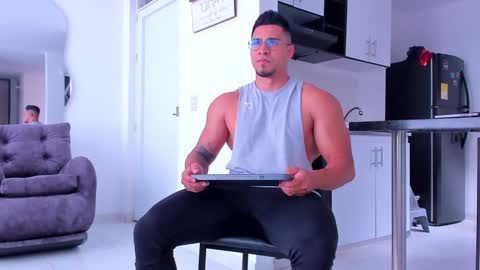 Snapshot of valentino_dossantos chatting on December 2024 07:43:02 PM online show from December 2024 07:43:02 PM