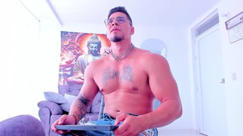 Snapshot of valentino_dossantos chatting on December 2024 07:17:02 PM online show from December 2024 07:17:02 PM