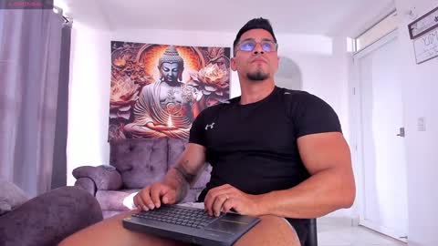 Snapshot of valentino_dossantos chatting on January 2025 07:41:02 PM online show from January 2025 07:41:02 PM