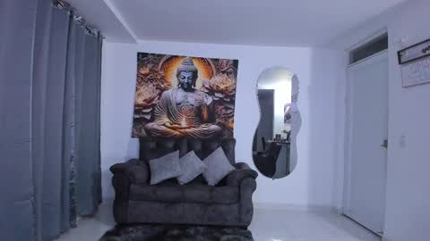 Snapshot of valentino_dossantos chatting on February 2025 12:08:01 AM online show from February 2025 12:08:01 AM