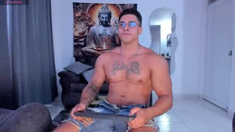 Snapshot of valentino_dossantos chatting on February 2025 12:03:02 PM online show from February 2025 12:03:02 PM