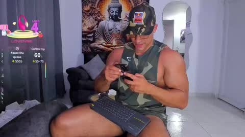Snapshot of valentino_dossantos chatting on February 2025 10:18:02 PM online show from February 2025 10:18:02 PM