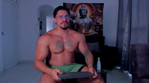 Snapshot of valentino_dossantos chatting on October 2025 02:40:02 PM online show from October 2025 02:40:02 PM