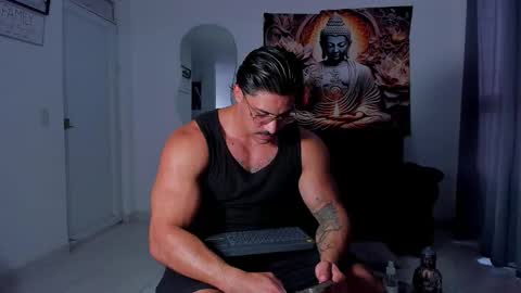 Snapshot of valentino_dossantos chatting on November 2025 08:19:01 PM online show from November 2025 08:19:01 PM