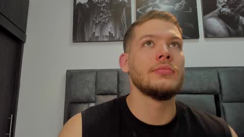 Snapshot of valentino_ferrari28 chatting on December 2024 12:23:01 AM Valentino Ferrari online show from December 2024 12:23:01 AM