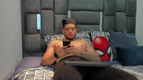 Snapshot of valentino_ferrari28 chatting on December 2024 03:21:02 AM Valentino Ferrari online show from December 2024 03:21:02 AM