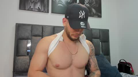 Snapshot of valentino_ferrari28 chatting on December 2024 01:39:02 AM Valentino Ferrari online show from December 2024 01:39:02 AM