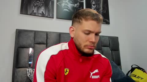 Snapshot of valentino_ferrari28 chatting on December 2024 02:17:02 AM Valentino Ferrari online show from December 2024 02:17:02 AM