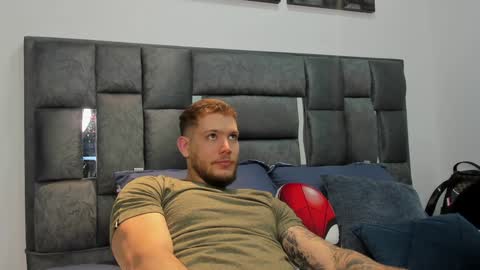 Snapshot of valentino_ferrari28 chatting on December 2024 12:44:02 AM Valentino Ferrari online show from December 2024 12:44:02 AM