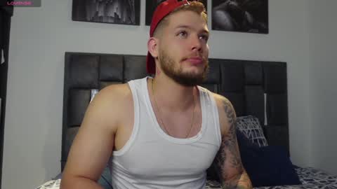 Snapshot of valentino_ferrari28 chatting on January 2025 10:58:02 PM Valentino Ferrari online show from January 2025 10:58:02 PM