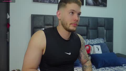 Snapshot of valentino_ferrari28 chatting on January 2025 01:10:02 AM Valentino Ferrari online show from January 2025 01:10:02 AM