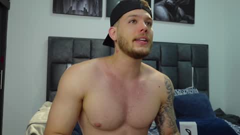 Snapshot of valentino_ferrari28 chatting on January 2025 02:06:01 AM Valentino Ferrari online show from January 2025 02:06:01 AM