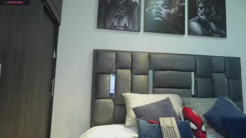 Snapshot of valentino_ferrari28 chatting on February 2025 09:37:01 PM Valentino Ferrari online show from February 2025 09:37:01 PM