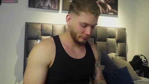 Snapshot of valentino_ferrari28 chatting on March 2025 02:06:02 AM Valentino Ferrari online show from March 2025 02:06:02 AM