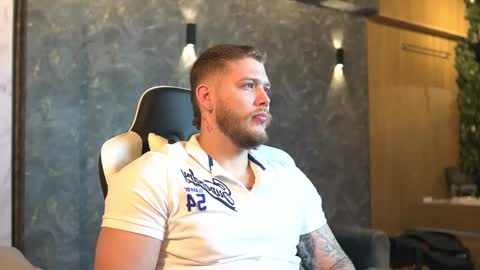 Snapshot of valentino_ferrari28 chatting on September 2025 02:03:02 AM Valentino Ferrari online show from September 2025 02:03:02 AM